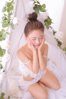 清纯校花高潮娇喘喷白浆